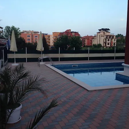 Malina Family Hotell 2*